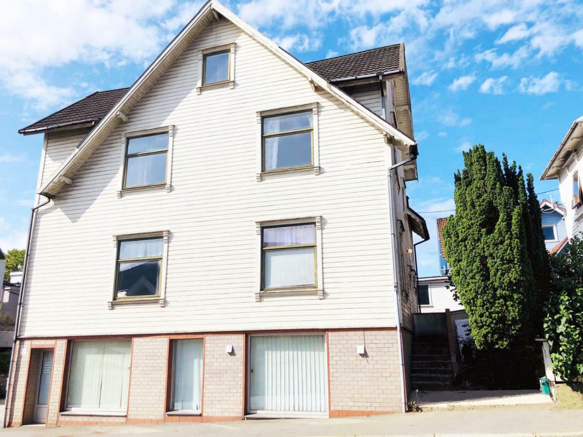 House 10